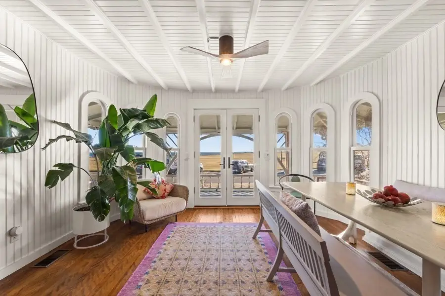 33 Ocean Ave, Oak Bluffs, MA 02557 - Image #2