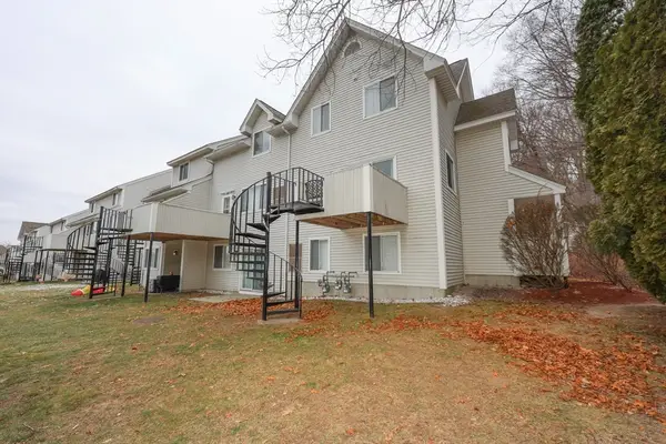 100 Merrimack Ave #25, Dracut, MA 01826