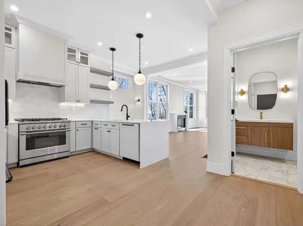 427 E 6th St #1, Boston, MA 02127