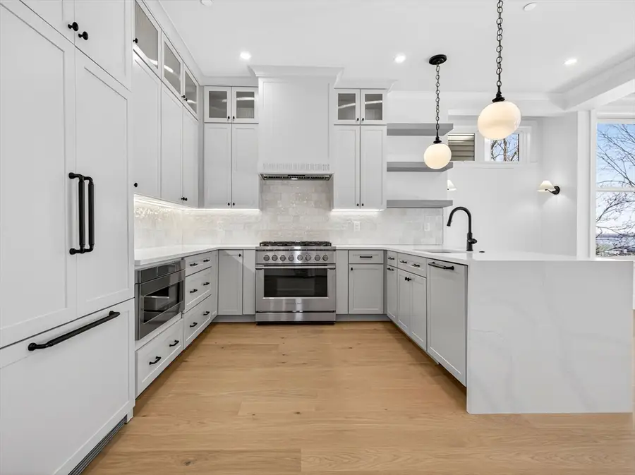 427 E 6th St #1, Boston, MA 02127 - Image #2