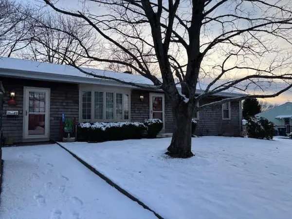 53 Riley Ave, Somerset, MA 02726