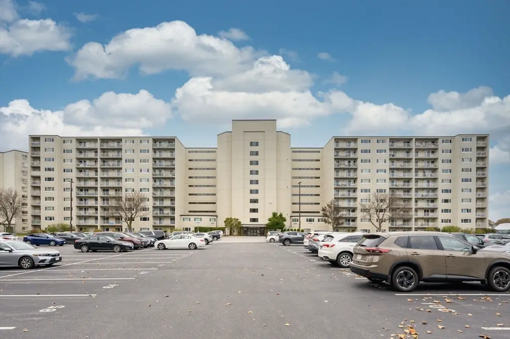 200 Cove Way #304, Quincy, MA 02169 - Image #1