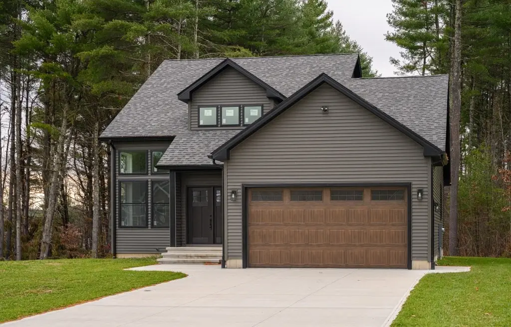 17 Woodland Ln, Belchertown, MA 01007 - Image #1