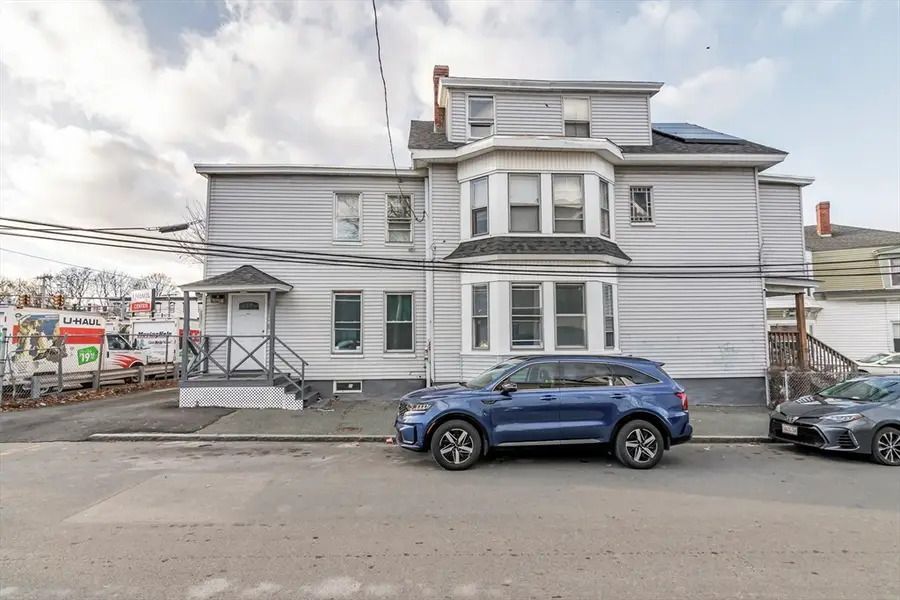 10 Holly St, Lawrence, MA 01841 - Image #3