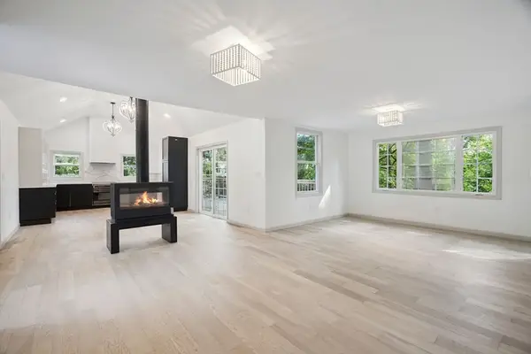 18 Chestnut Hill Rd, Millville, MA 01529