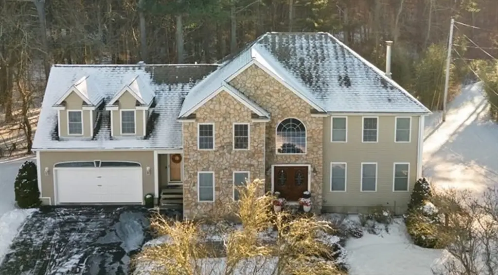 28 Beninati Farm Rd, Bridgewater, MA 02324 - Image #1