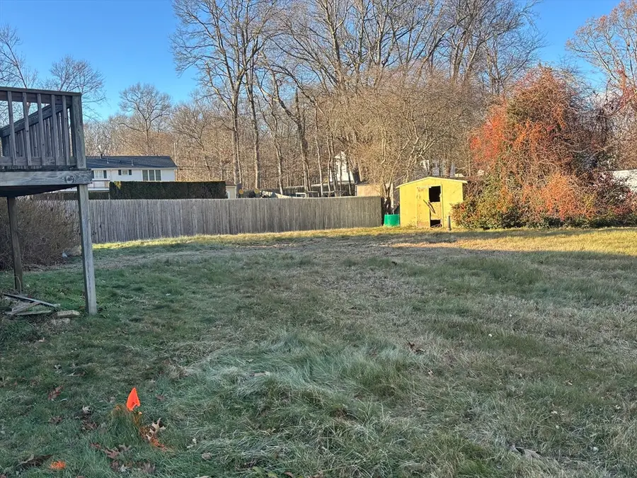 30 Tennyson Dr, Swansea, MA 02777 - Image #2