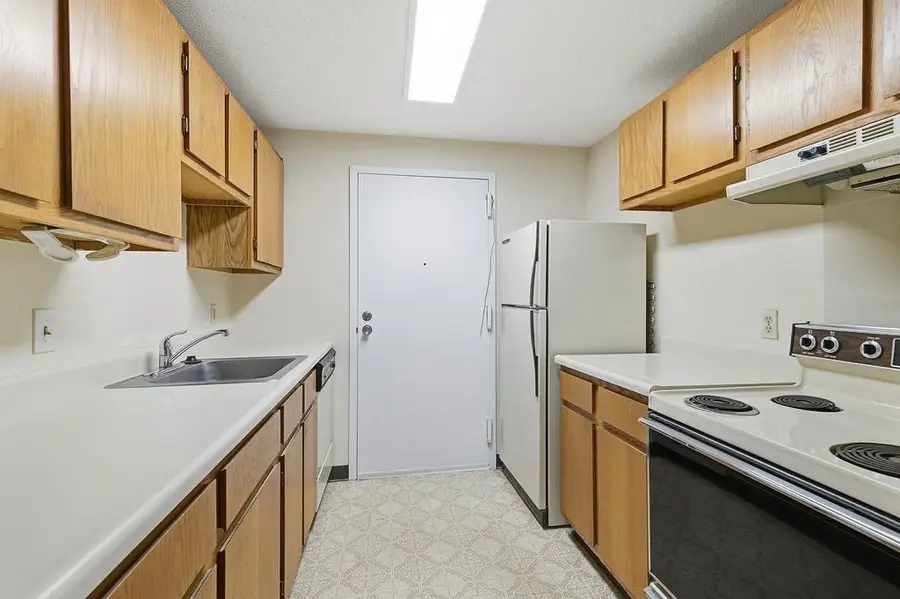 36 Silver Hill Ln #21, Natick, MA 01760 - Image #3