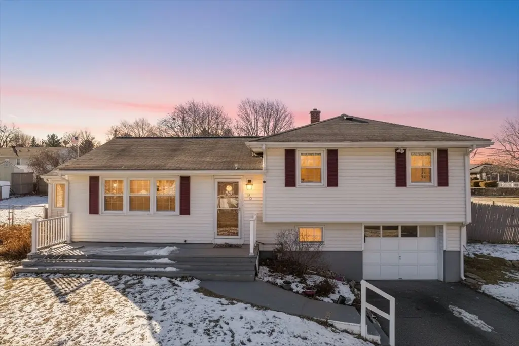 23 Mount Vernon Cir, Lawrence, MA 01843 - Image #1