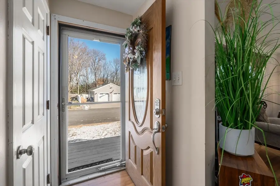 23 Mount Vernon Cir, Lawrence, MA 01843 - Image #3