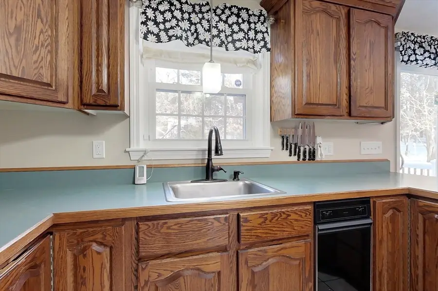 3 Joyce Dr, Tyngsborough, MA 01879 - Image #3