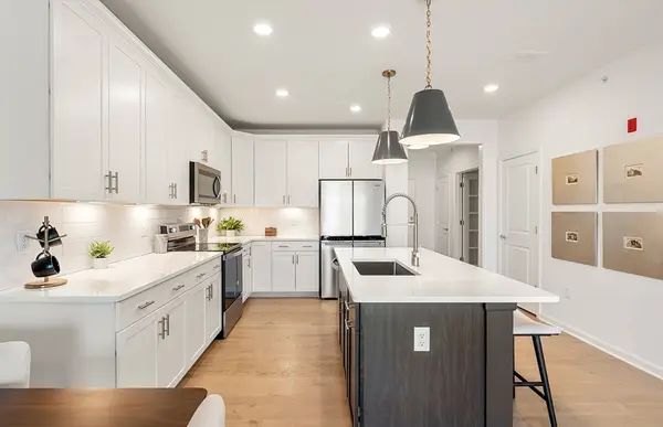 30 Coppersmith Way #209, Canton, MA 02021