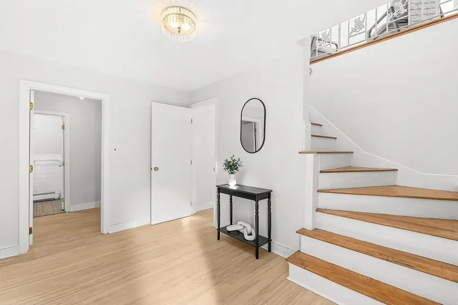 7 Trinity Rd, Winchester, MA 01890 - Image #3