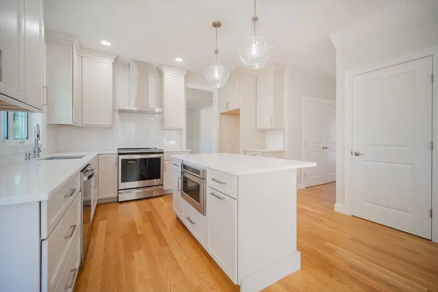 11 Strongwater Dr, Salem, MA 01970 - Image #2