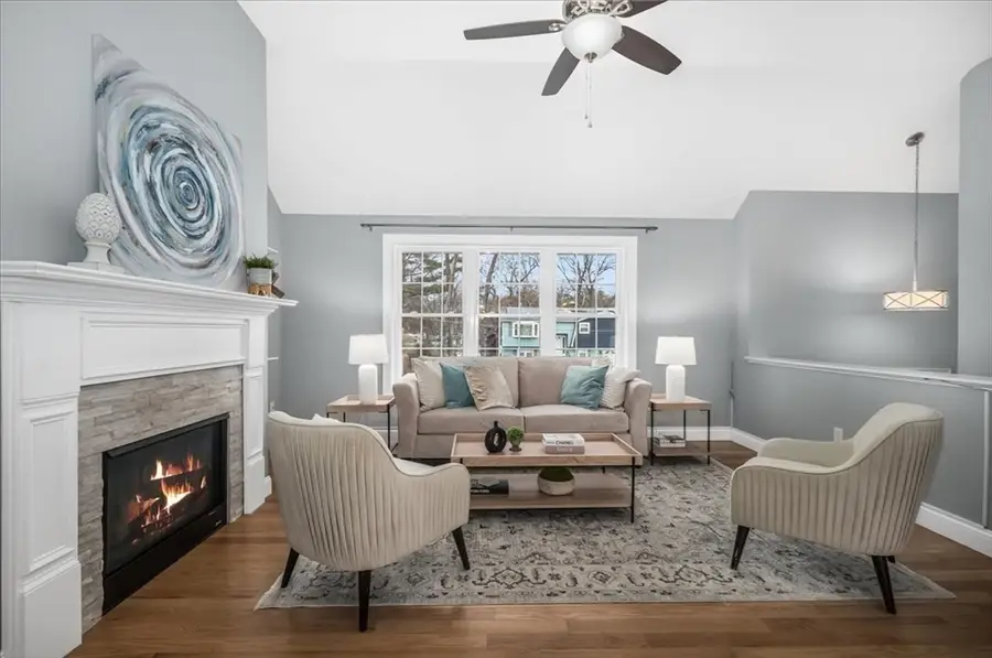 4 Donald Ave, Chelmsford, MA 01824 - Image #2