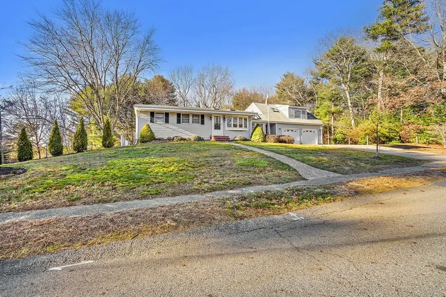 8 Quaker Cir, Pembroke, MA 02359 - Image #3