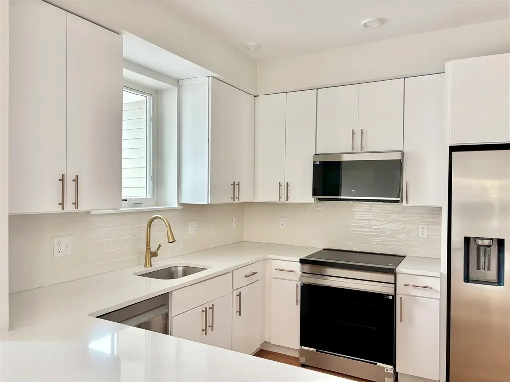 421 High St #203, Medford, MA 02155 - Image #1