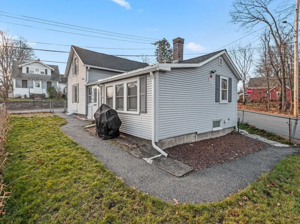 229 Sterling St, Clinton, MA 01510 - Image #1