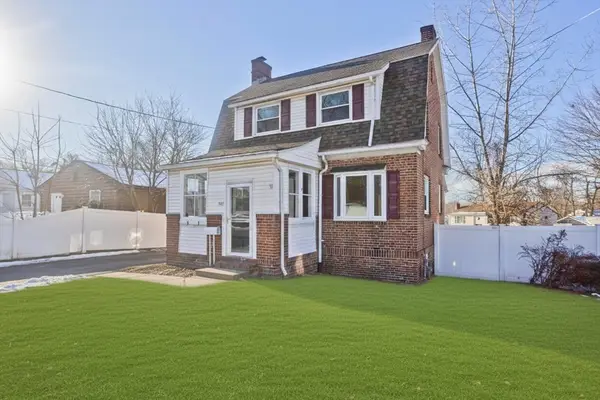 566 Broadway St, Chicopee, MA 01020