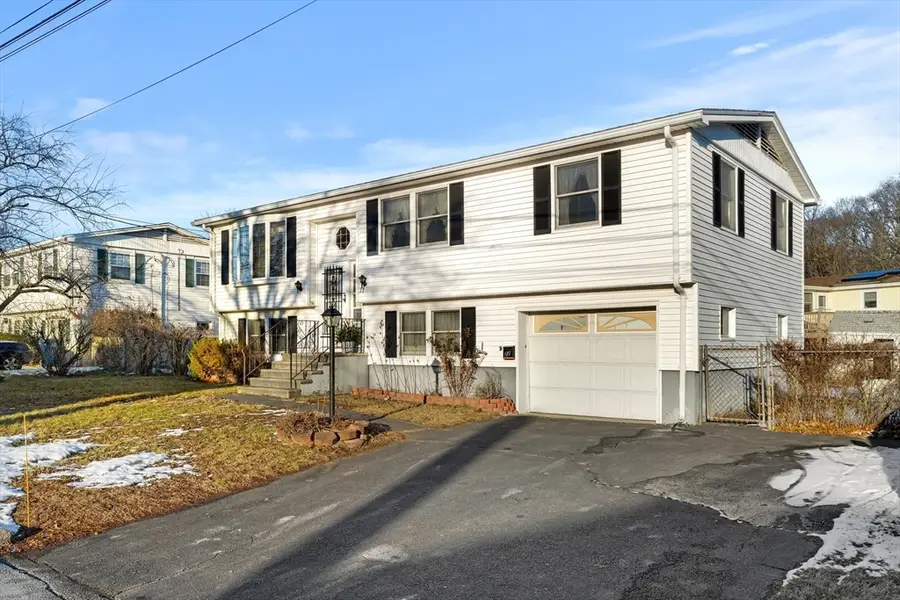 22 Westchester Dr, Lawrence, MA 01843 - Image #2
