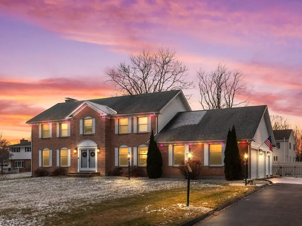 36 Lyons Rd, Dudley, MA 01571 - Image #1