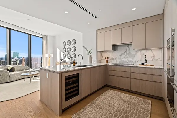 682 Atlantic Ave #38B, Boston, MA 02111