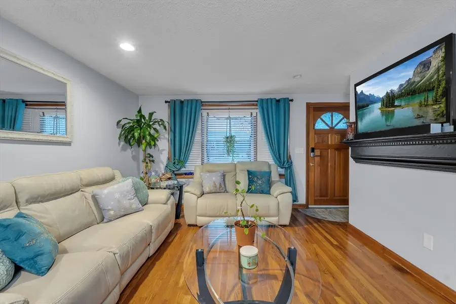 17 Middlesex Ave, Worcester, MA 01604 - Image #3