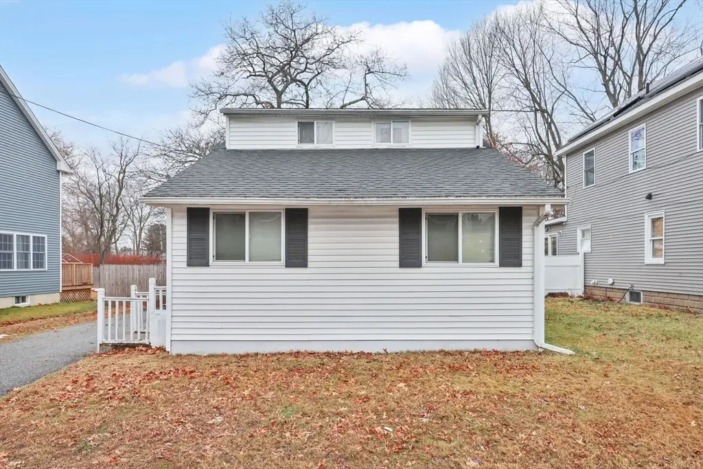 36 Emily St, Springfield, MA 01109 - Image #1