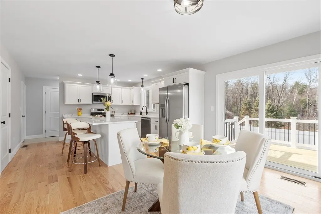 711 Massachusetts Avenue #2, Lunenburg, MA 01462 - #1