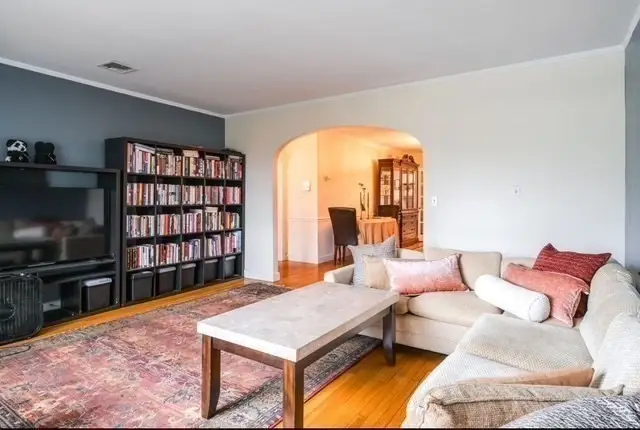 548 Centre Street #5, Newton, MA 02458 - Image #2