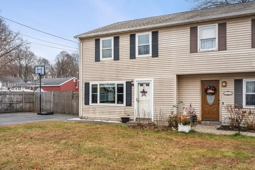 125 Saint Andre Dr, Uxbridge, MA 01569 - Image #1