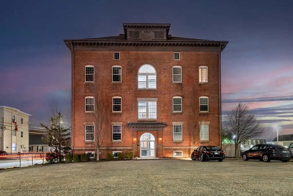 39 Webster St #204, Pawtucket, RI 02860 - Image #1