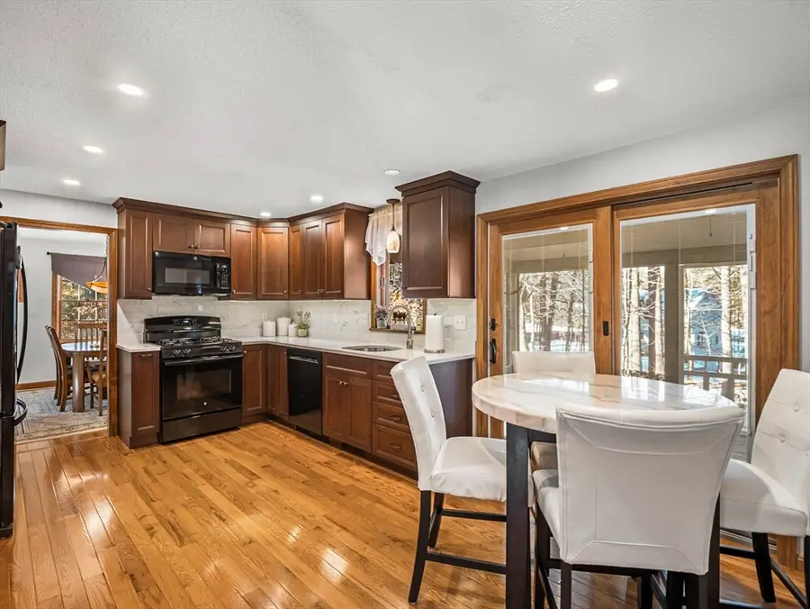 4 Michaels Dr, Tyngsborough, MA 01879 - Image #2