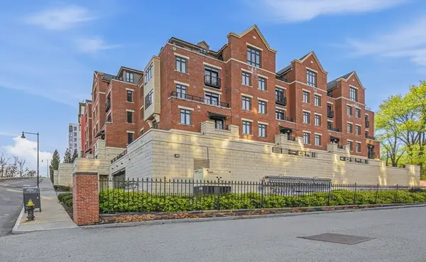 1501 Commonwealth Ave #PH1, Boston, MA 02135