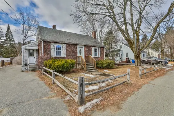 3 Veterans Ln, Stoneham, MA 02180