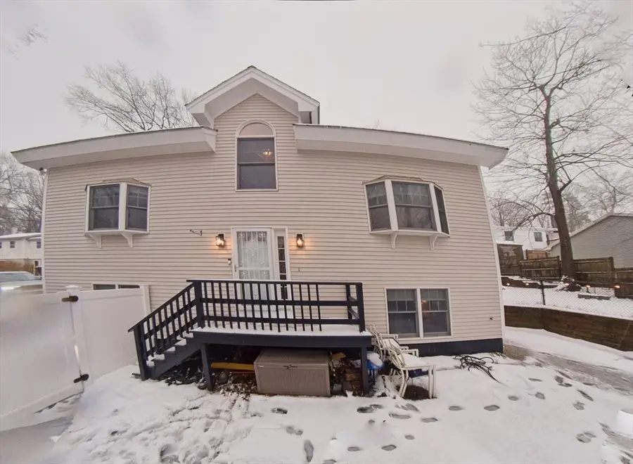 24 1st St, Amesbury, MA 01913 - Image #2