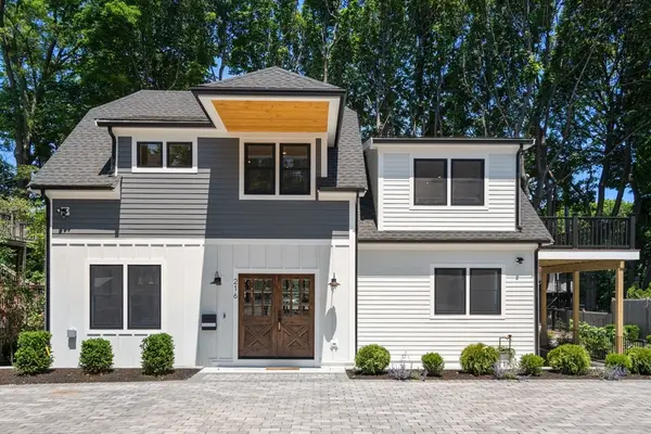 216 Aspinwall Ave, #3, Brookline, MA 02446