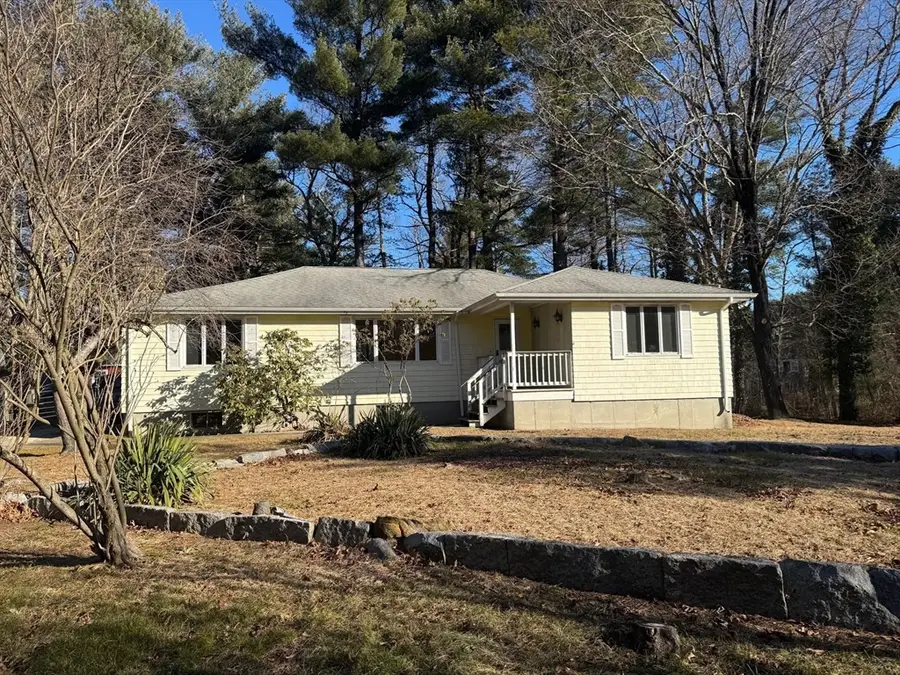 31 Cemetery St, Mendon, MA 01756 - Image #3