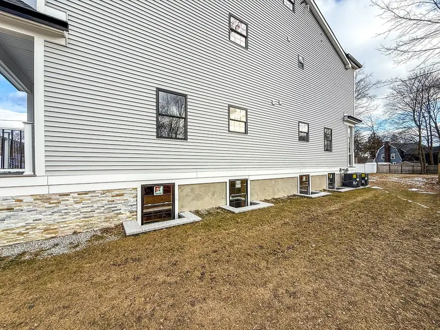92 Winthrop St, Framingham, MA 01702 - Image #3