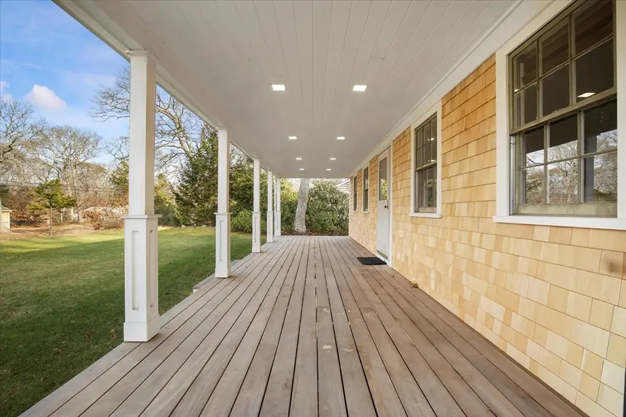 116 Franklin Ter, Tisbury, MA 02568 - Image #2