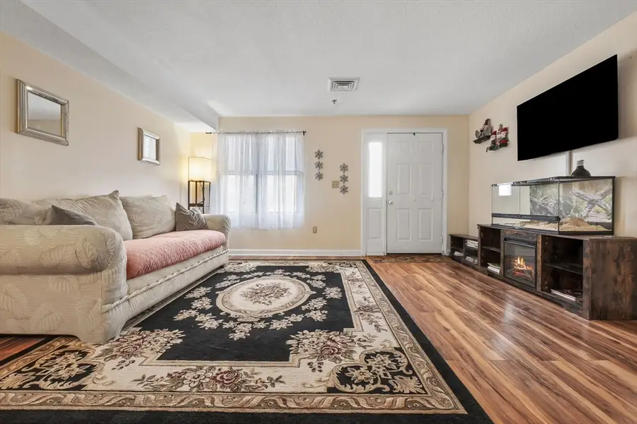 33 Maplewood Avenue #16, Gloucester, MA 01930 - Image #3