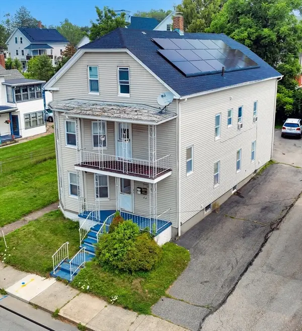 29 Whitcomb St, Webster, MA 01570