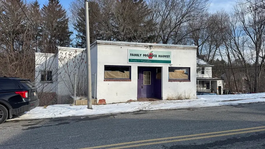 54 Commercial St, Palmer, MA 01069 - #2