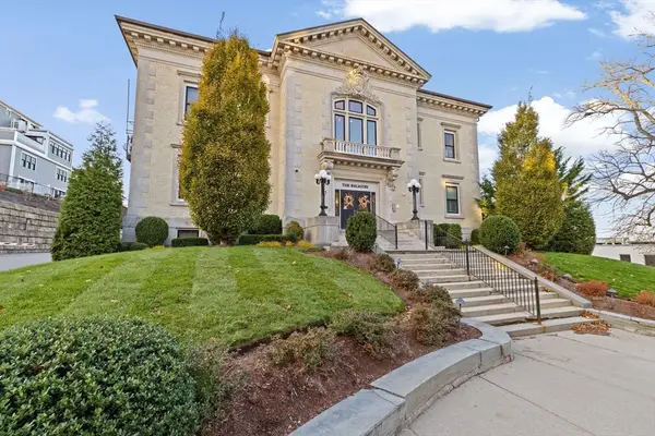 7 Russell St #206, Plymouth, MA 02360