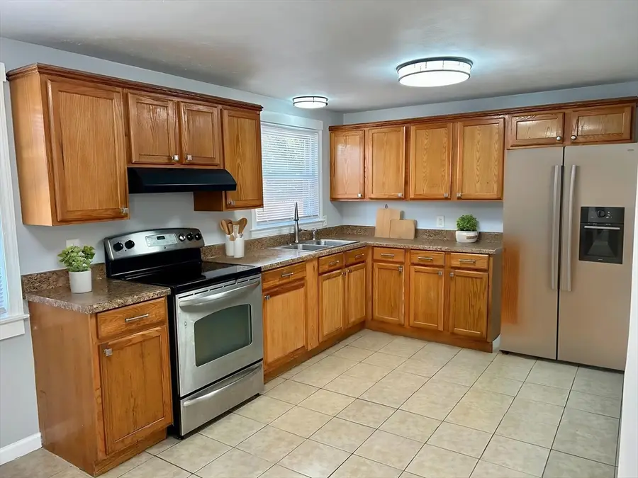 42 Talmadge Dr, Springfield, MA 01118 - Image #2