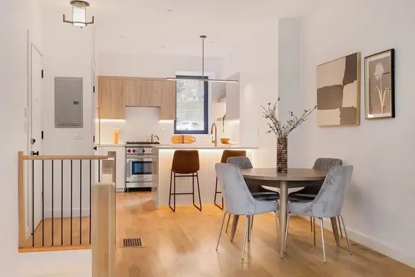 1618 Beacon #1, Brookline, MA 02446