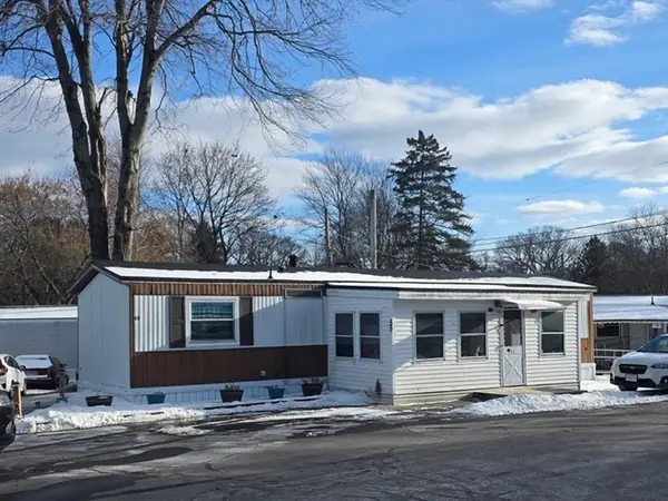 557 Sw Cutoff #55, Worcester, MA 01607