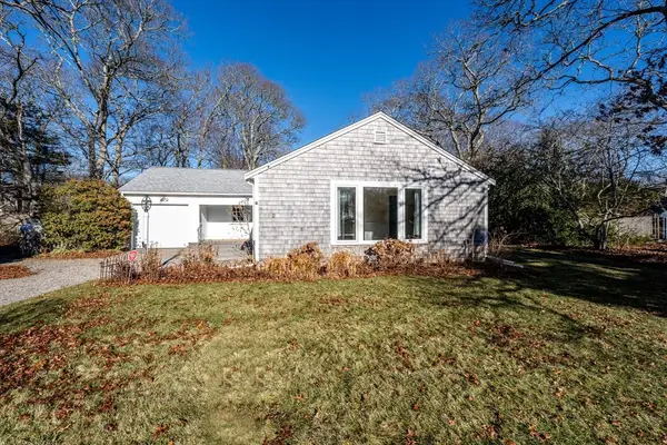 54 Murphy Rd, Barnstable, MA 02601