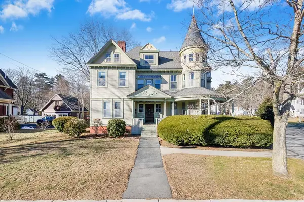 1 Hillside Ave #3, Amesbury, MA 01913