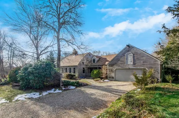 15 Hitching Post Rd, Mattapoisett, MA 02739